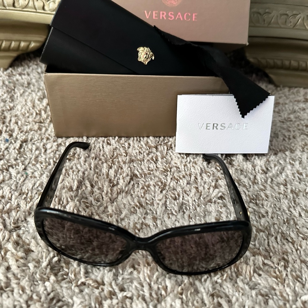 🏝️🏝️🏝️VERSACE SUNGLASSES🏝️🏝️🏝️ - Picture 8 of 13